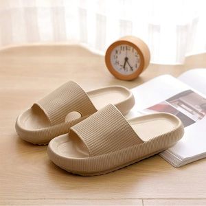 NWT original Cloud Slides - 6.5